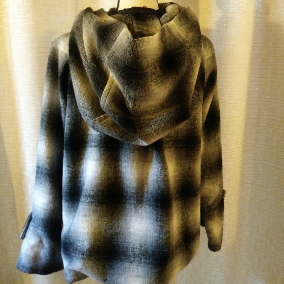Plaid Jacket - Picture 2 of 4